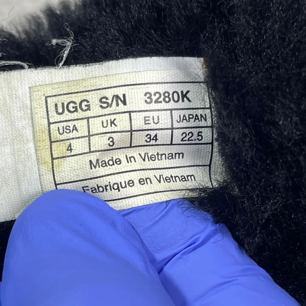 UGG Australia Black Suede Leather Shearling Ribbon Bow Short Boots‎ US 4